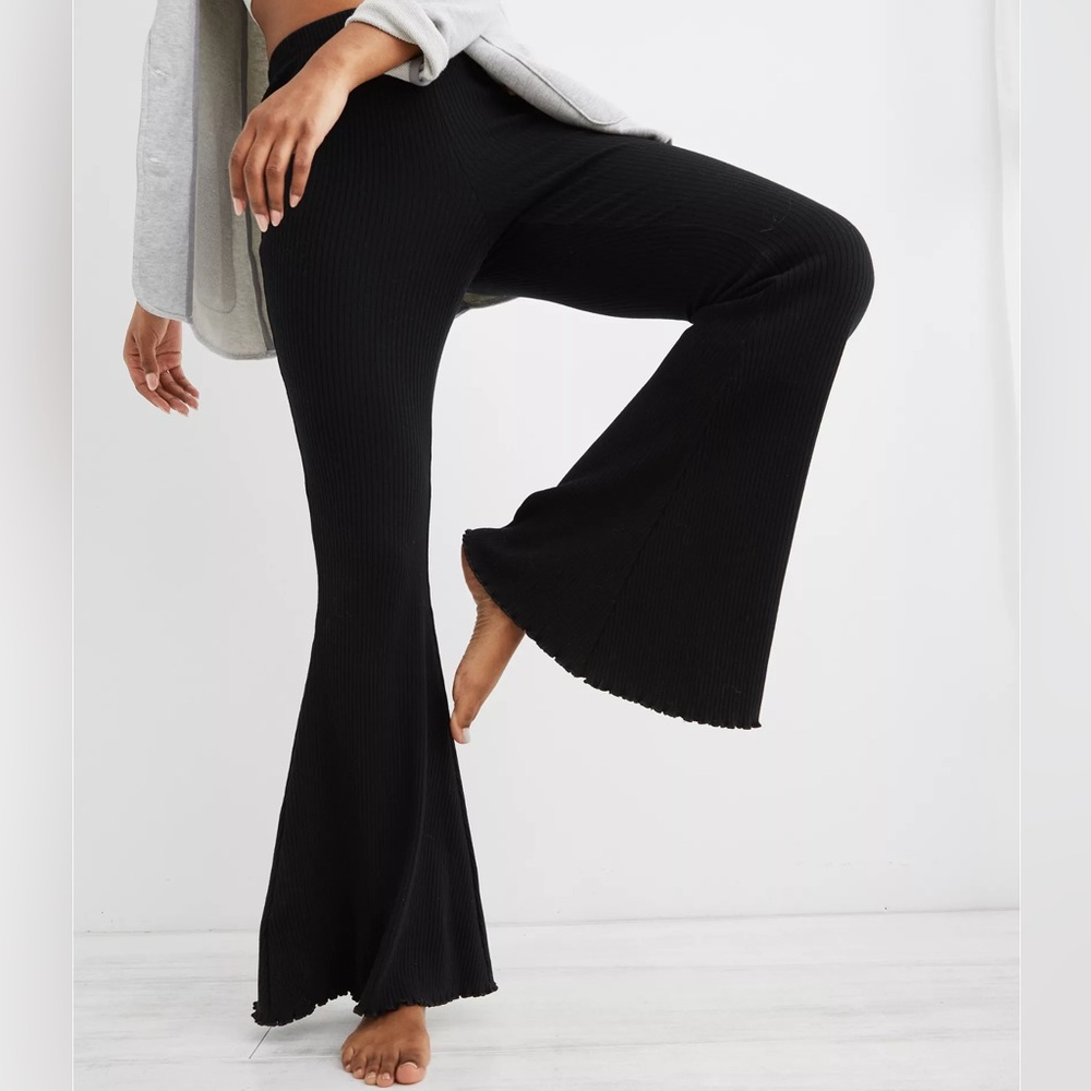 Aerie Black Ribbed Flare Pant